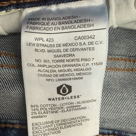 Denizen by Levi’s Mid Rise Denim Cut Off Shorts, Plus Size 18 - Picture 6 of 10